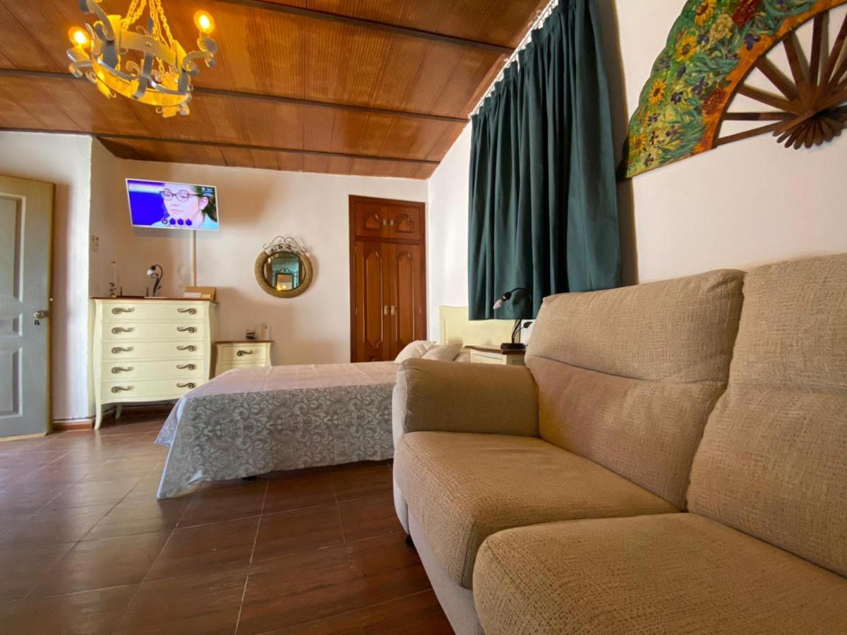 Estudio Coqueto Con Cocina, Bano Y Piscina De Temporada Compartida, A 8Km De Cordoba, En Plena Sierra,By Trassierrarooms المظهر الخارجي الصورة