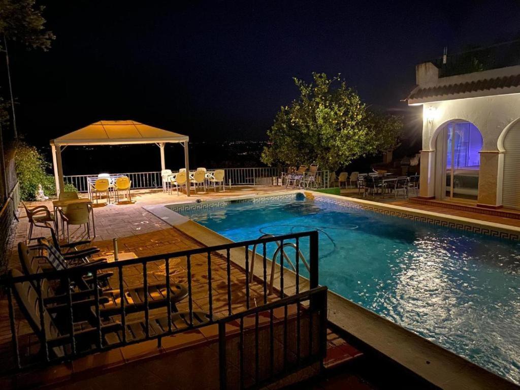 Estudio Coqueto Con Cocina, Bano Y Piscina De Temporada Compartida, A 8Km De Cordoba, En Plena Sierra,By Trassierrarooms المظهر الخارجي الصورة